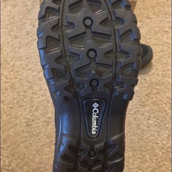 Columbia Women’s Boots - BRAND NEW IN BOX - Picture 2 of 4